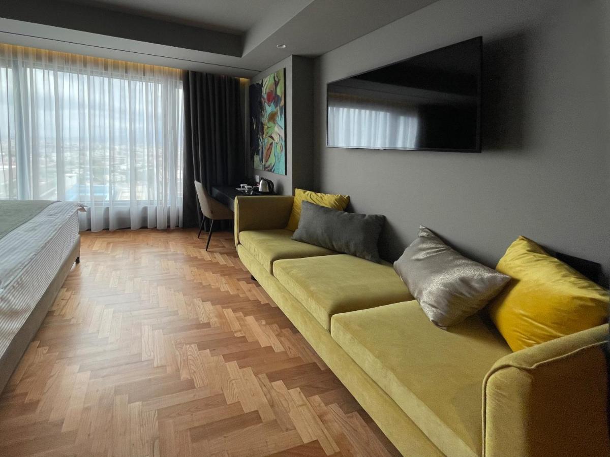 Arka Art Hotel Kashari Exterior foto A suite at the hotel